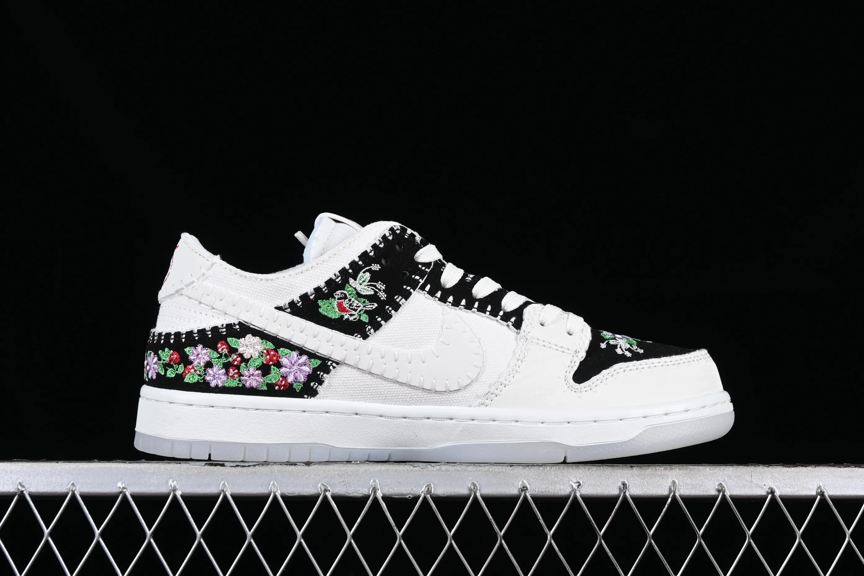 All categories Nk SB Dunk series Nk SB Dunk Low low-top sneakers Nk SB Dunk Low "N7" floral embroidery SB low-top casual sneakers FD6951-300